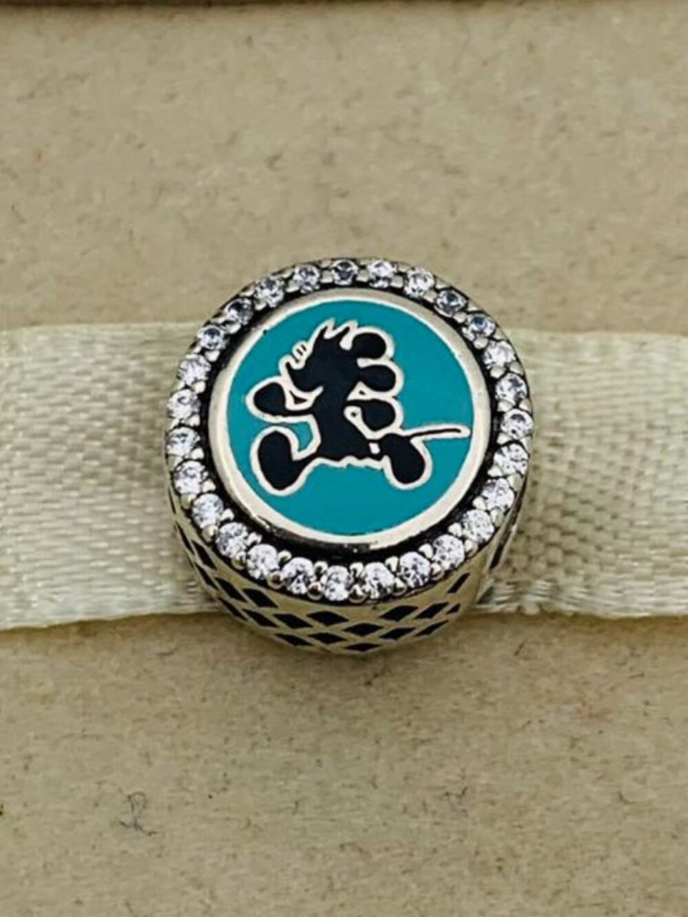 Pandora Disney Parks Exclusive Rundisney Mickey Charm